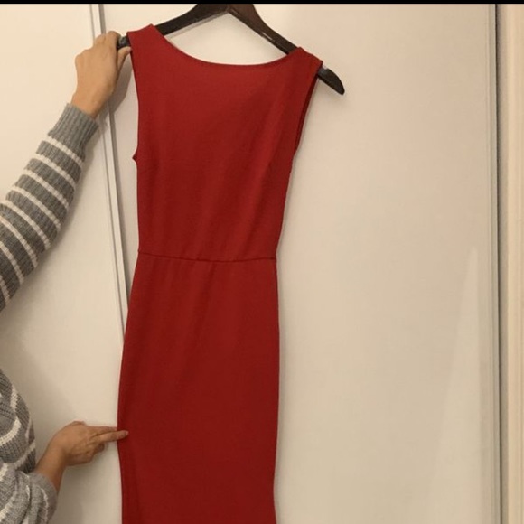 Red Long truffle dress - Picture 2 of 5